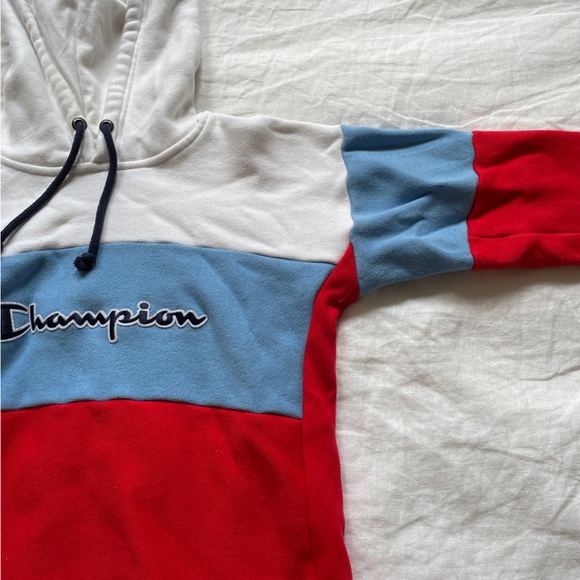 Champion Sweatshirt - Picture 2 of 4